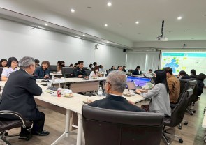 การประชุมคณะทำงานศึกษาแนวทางการกำหนดมาตรการควบคุมสารเบนซีน และสาร 1,3-บิวทาไดอีน ในบรรยากาศบริเวณริมรั้วโรงงานในกลุ่มนิคมอุตสาหกรรมและท่าเรืออุตสาหกรรมพื้นที่มาบตาพุด ครั้งที่ 2/2568